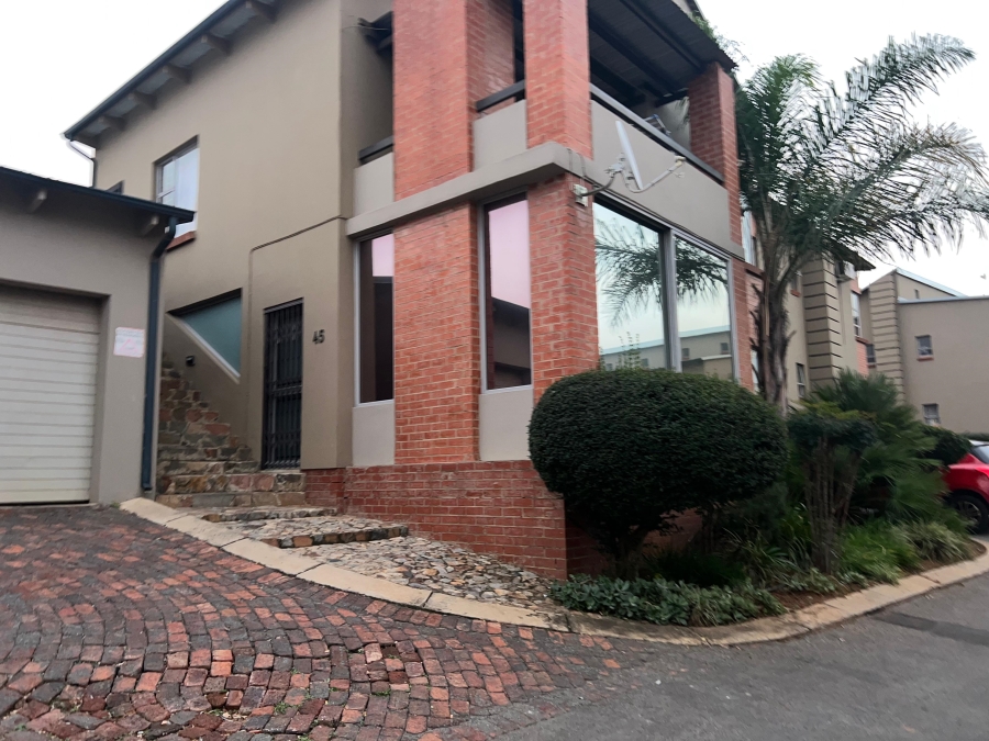 To Let 2 Bedroom Property for Rent in Dassie Rand North West